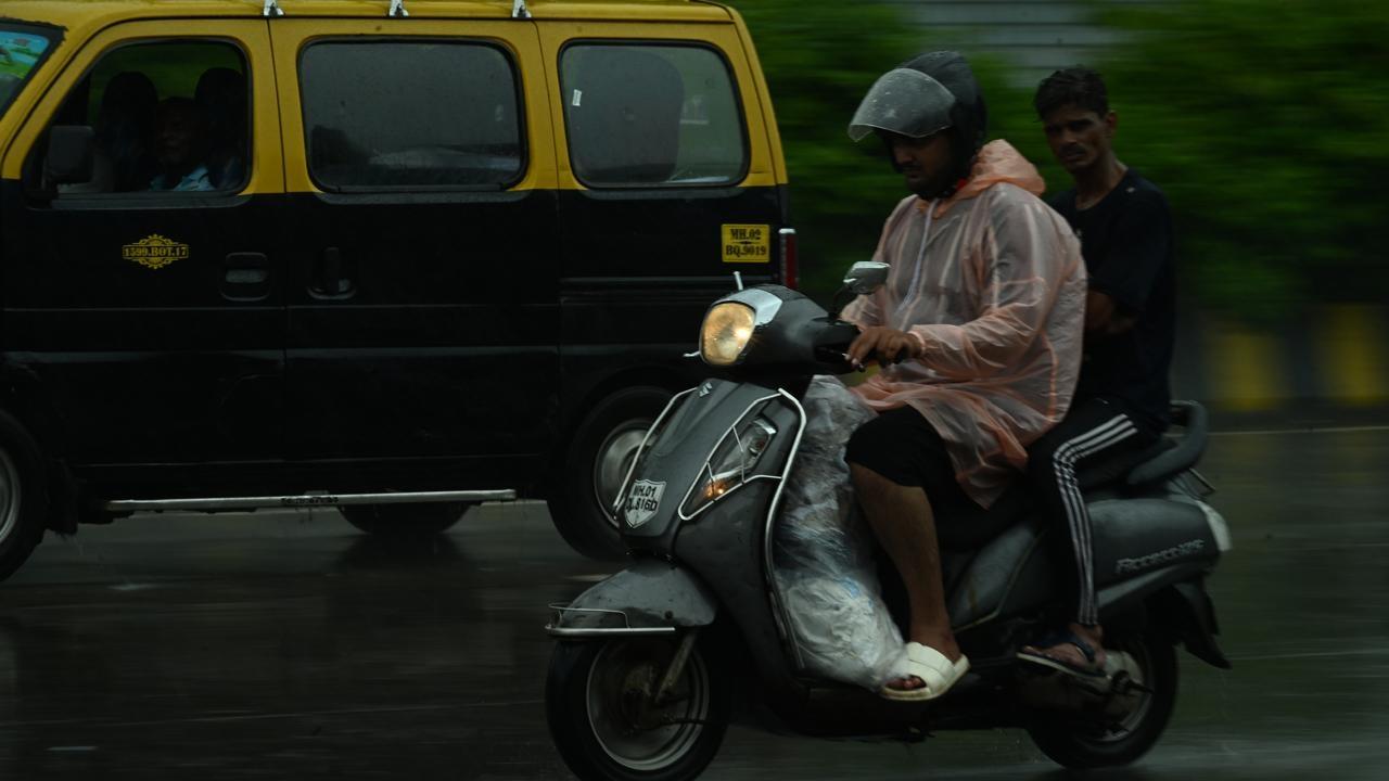 The eastern suburbs of Mumbai received 65 mm, while the western suburbs recorded 53 mm during the same period