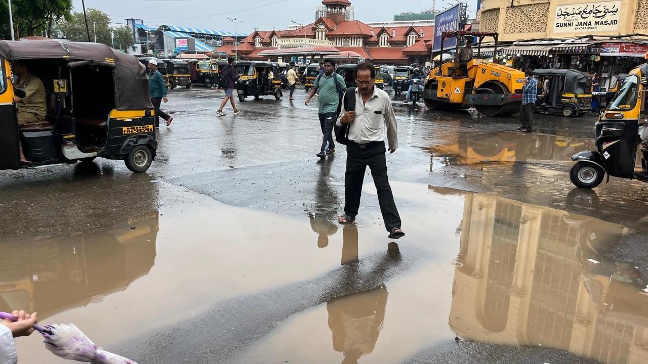 IN PHOTOS: Heavy rains lash parts of Mumbai as IMD issues orange alert for city