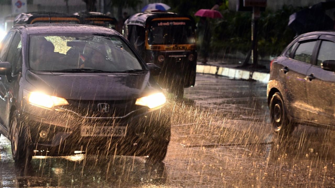 IN PHOTOS: Parts of Mumbai witnesses rainy evening as IMD predict showers
