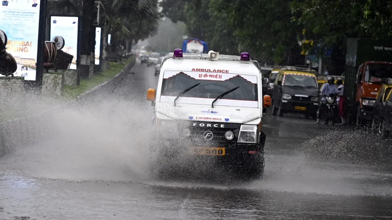 Mumbai to get Rs 500 crore from NDMA for urgent flood relief measures