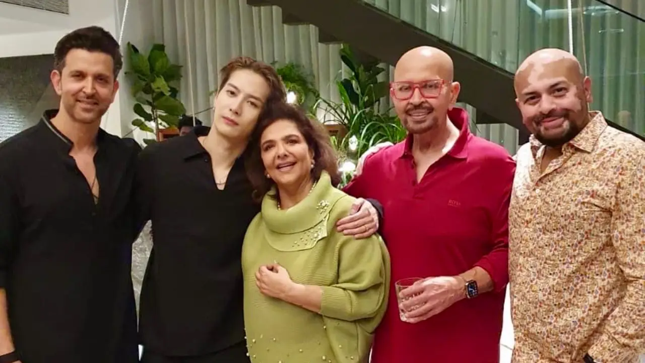 South Korean singer Jackson Wang meets Hrithik Roshan and his family — see pic