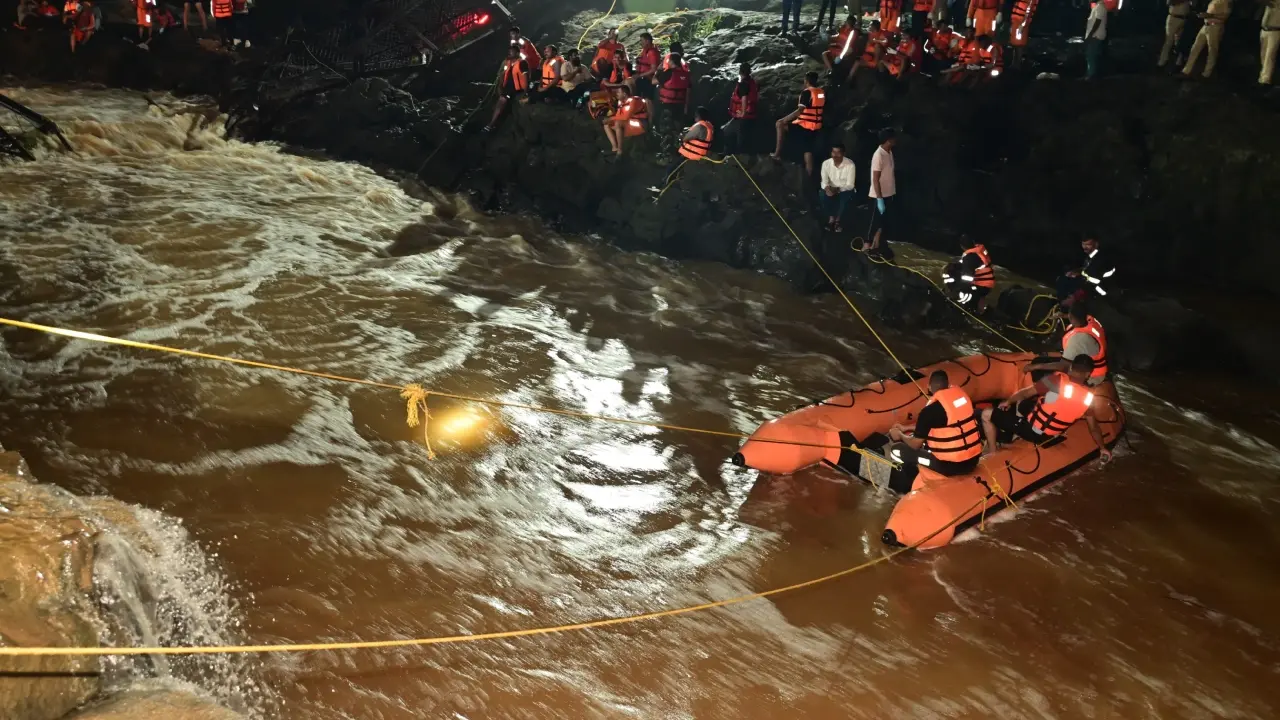 Four dead, 51 injured as bridge on Indrayani river collapses in Pune district