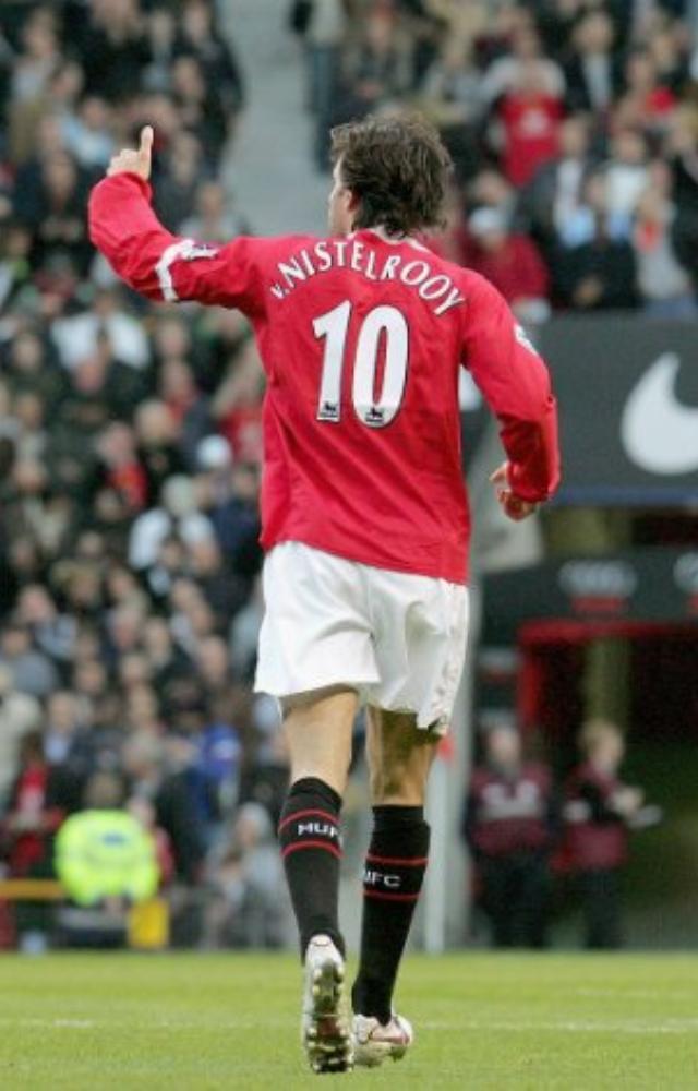 Ruud Van Nistelrooy leaves Leicester City