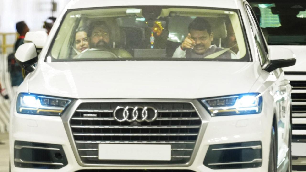 Deputy CM Eknath Shinde drove a high-end vehicle with CM Fadnavis beside him and Ajit Pawar in the back seat during a 45-minute inspection ride between Igatpuri and Amane