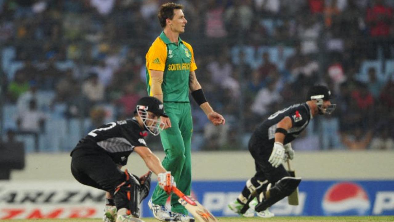 2011 World Cup quarter-final vs New Zealand
Chasing just 222, the Proteas were cruising at 108/2. Then the collapse began. The pressure mounted, and the middle order crumbled. From a commanding position, they were bowled out for 172. Another knockout, another heartbreak
Photo: South African bowler Dale Steyn (C) looks on as New Zealand batsmen Kane Williamson (L) and Luke Woodcock (R) run between the wickets during the quarter-final match of the ICC Cricket World Cup 2011 between South Africa and New Zealand