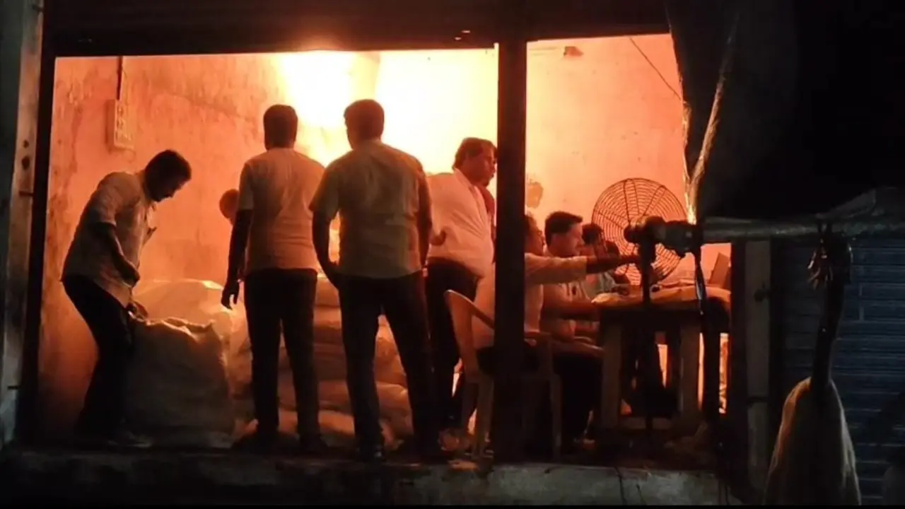 Mumbai crime branch seizes gutkha worth Rs 20 lakh in raid at godown in Govandi
