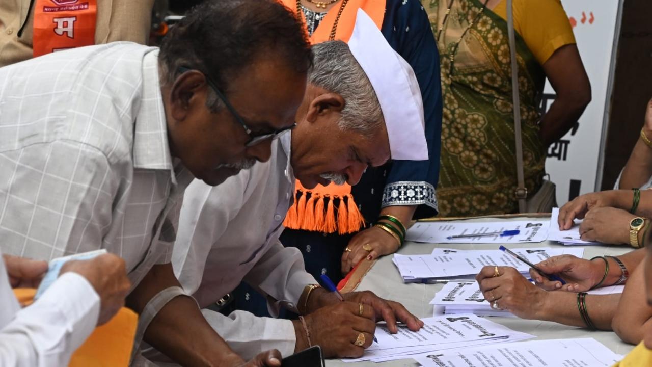 MNS workers and party leaders gathered at the camp objecting to what they alleged is the state government's attempt to promote Hindi at the cost of Marathi