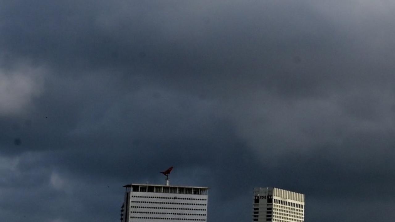 Rainfall recorded over the past 24 hours, from 8 am on June 9 to 8 am on June 10, measured 0.28 mm in the city, 0.22 mm in the eastern suburbs, and 0.40 mm in the western suburbs