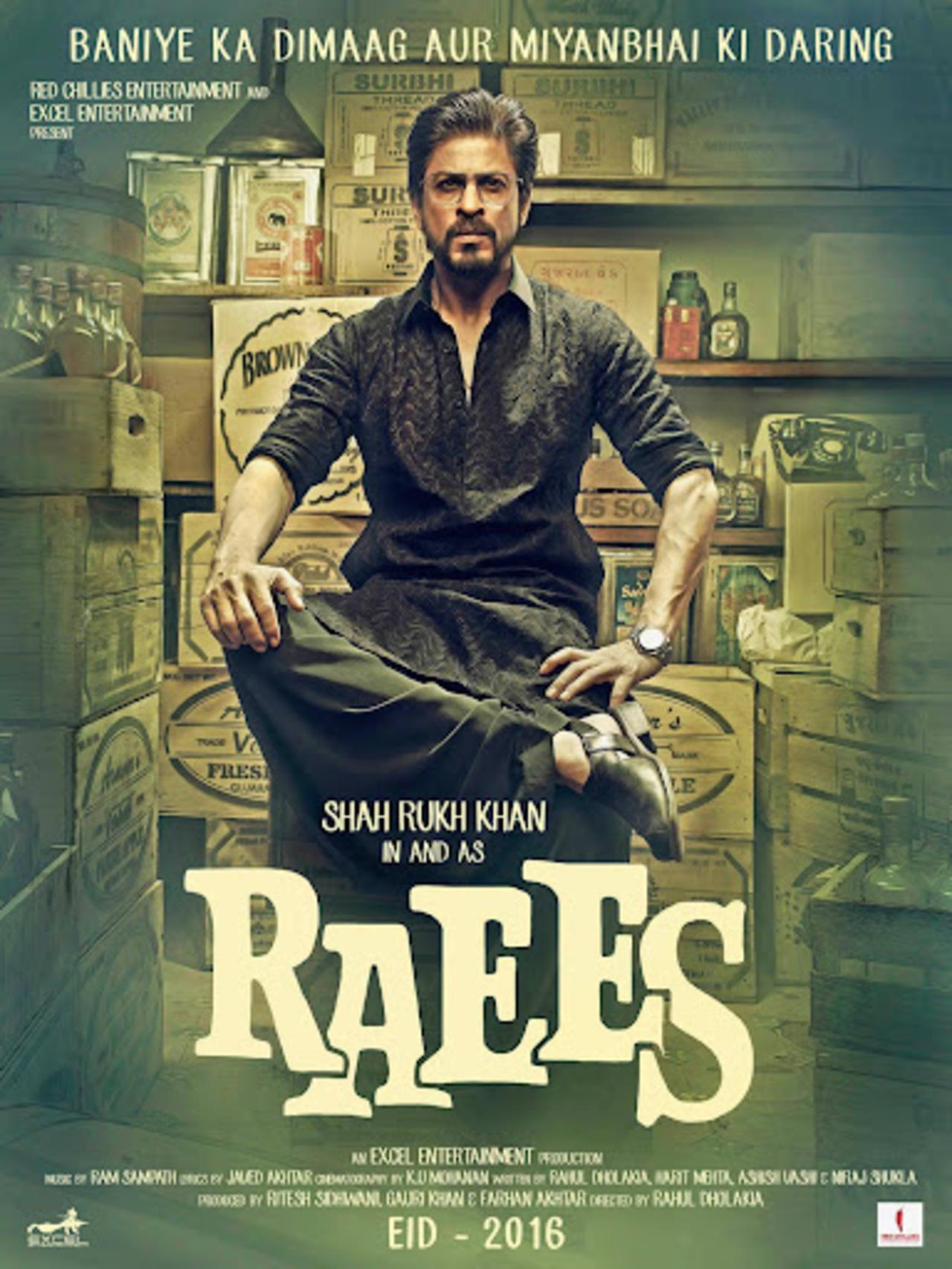 Raees (2017)
A morally grey character done right, SRK delivered grit, glamour, and gravitas in this gangster drama