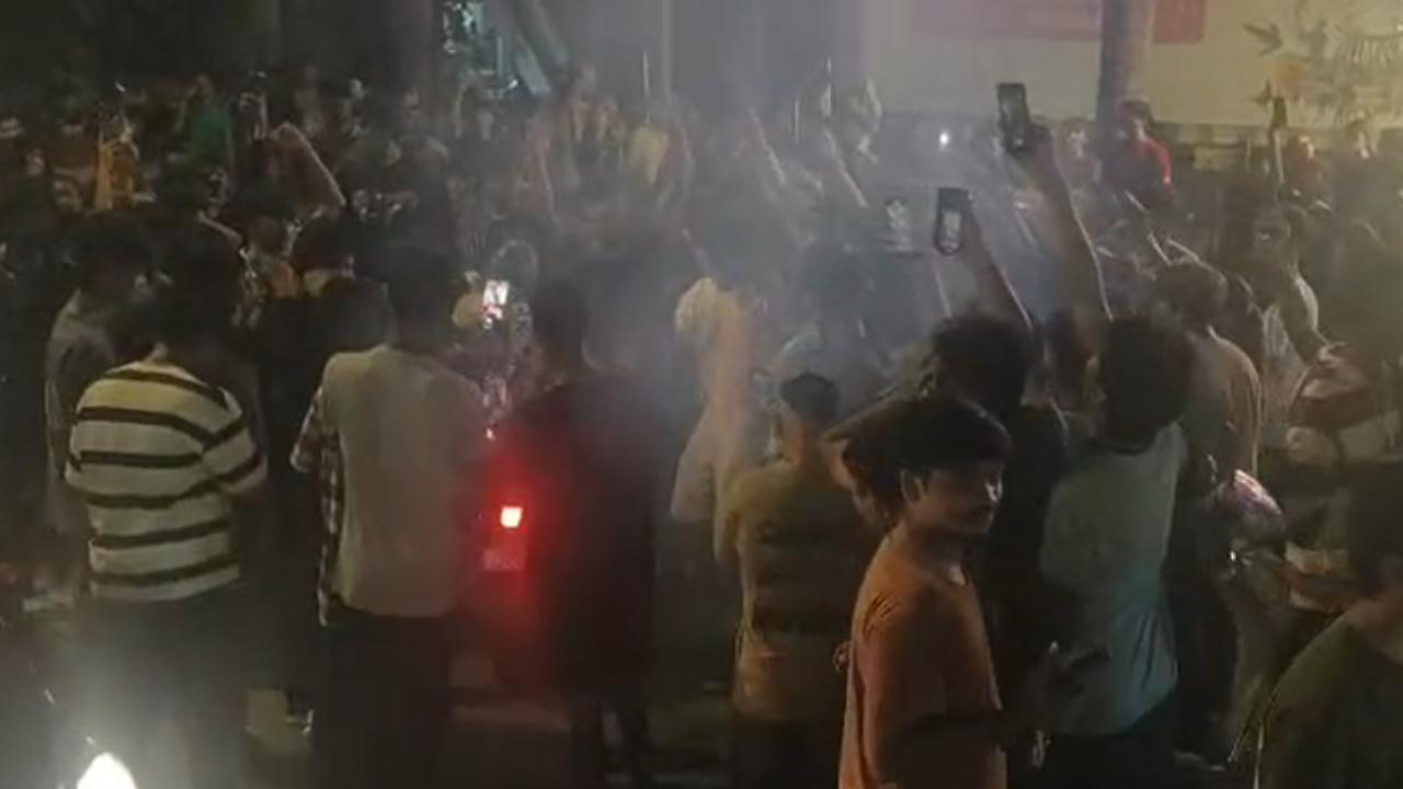 During the celebrations, fans were seen chanting RCB stalwart Virat Kohli's name