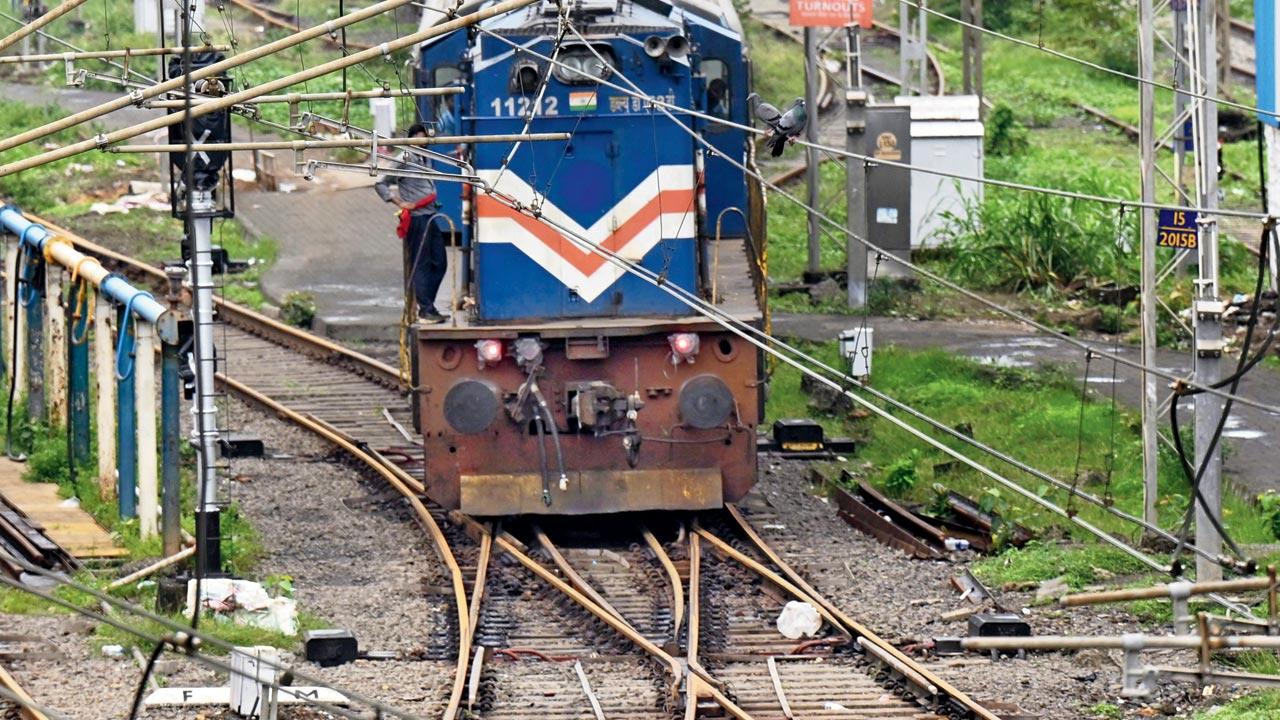 An electric locomotive at Bandra railway station. Pic/Satej Shinde