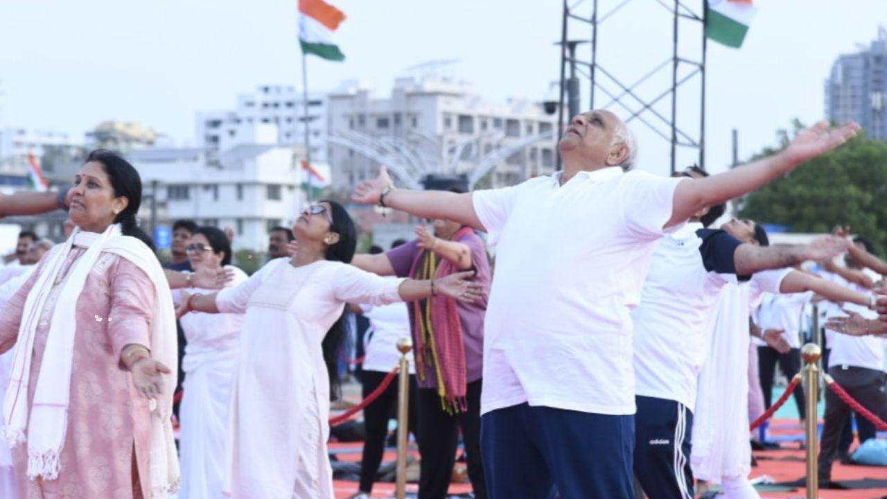 The event, which took place as a precursor to the celebrations on June 21, saw enthusiastic participation from people of all age groups who practised various yoga asanas together in the open