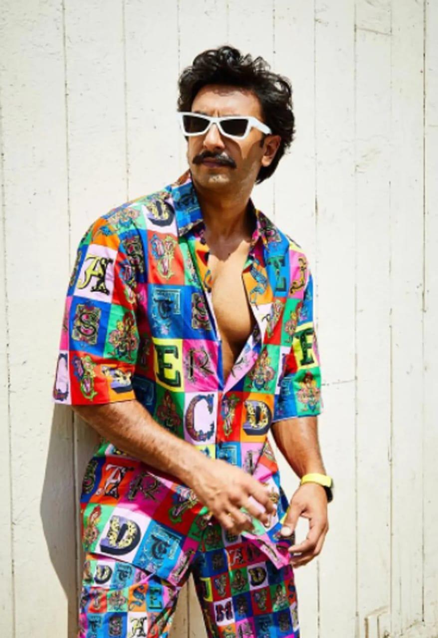 Ranveer Singh exudes uber-cool vibes and unmatched style as he strikes a pose. His outfit? Hard to define, but no doubt, he pulls it off effortlessly!
