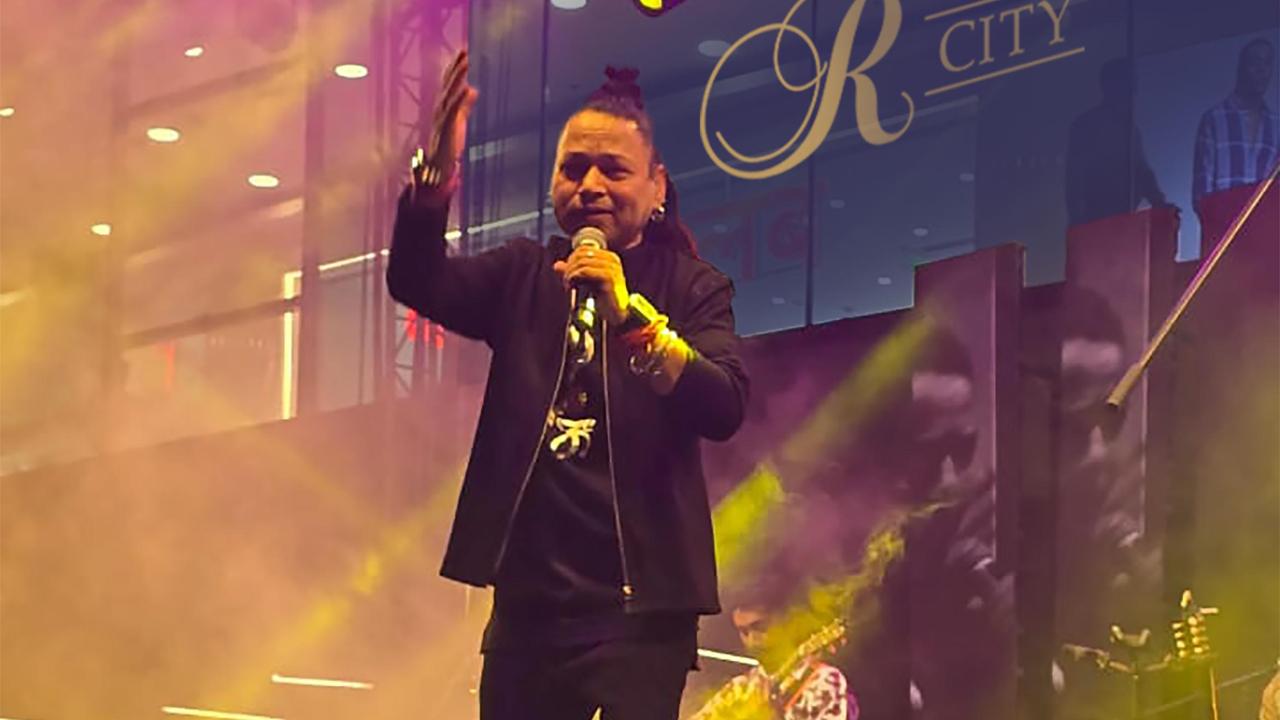 The Padma Shri awardee performed at R City Mall, Ghatkopar, on Saturday, March 1, 2025.