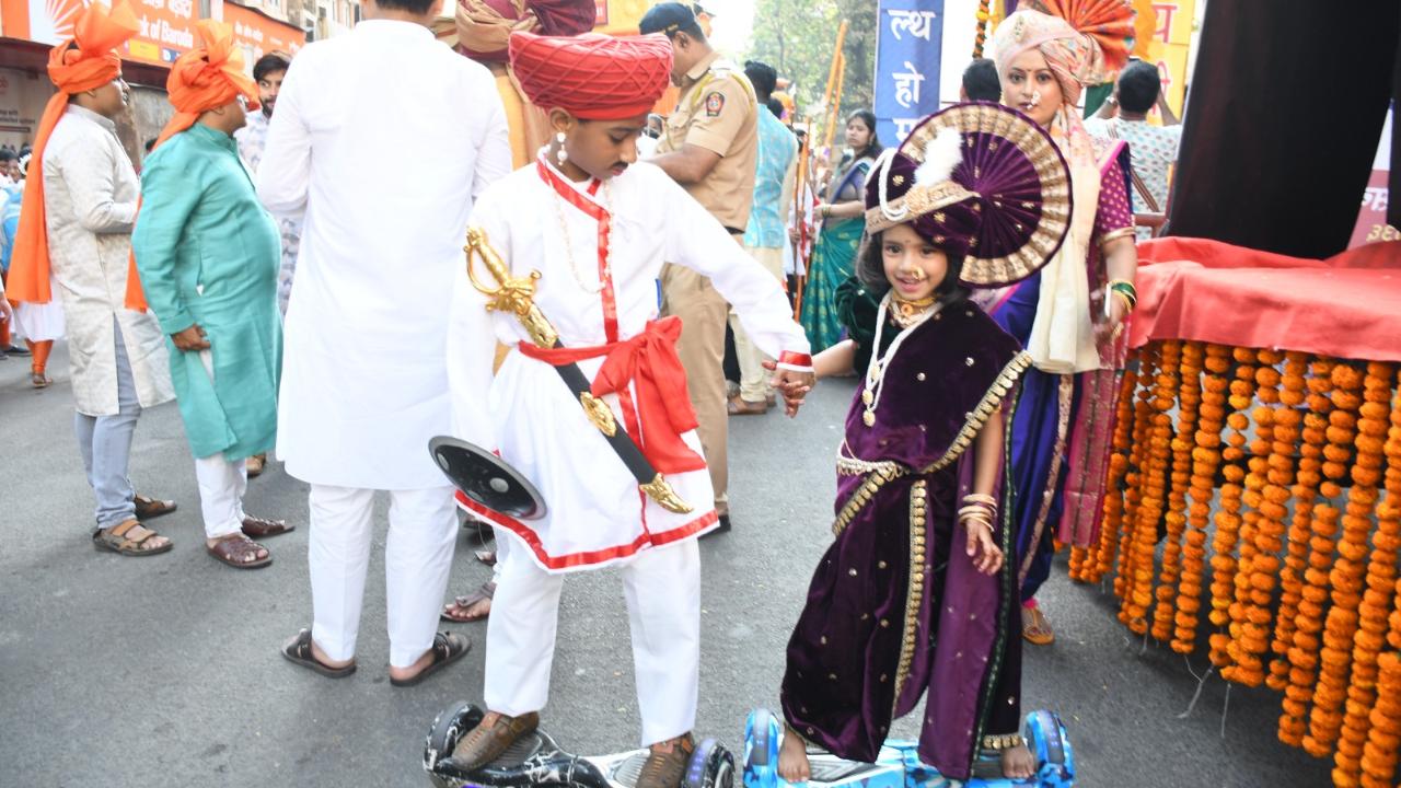 Residential societies and community organisations host cultural programs, competitions, etc., contributing to the festive spirit.