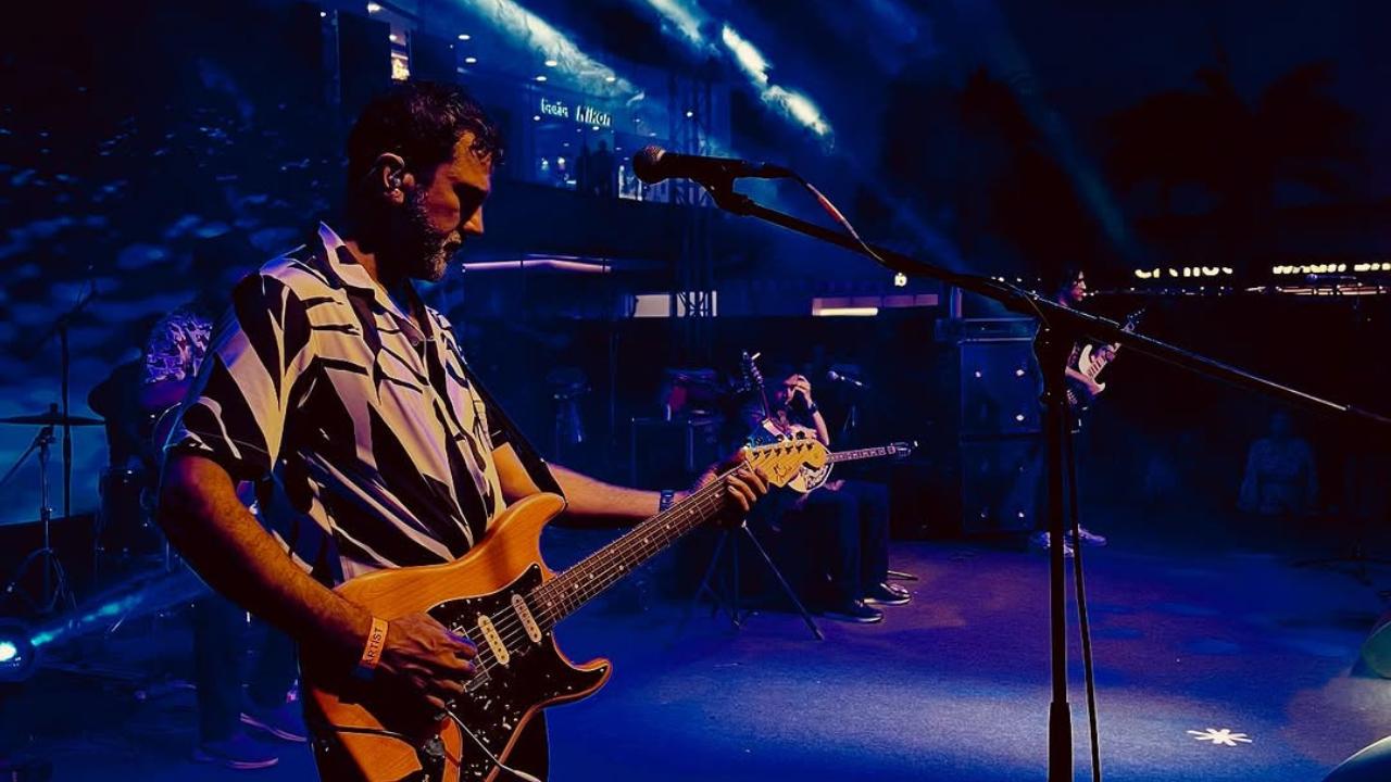 Multiple instruments like guitar, keyboard and drums, came together to create a melodious atmosphere, with the audience reciprocating the energy of the performance. (Pic: Instagram/Kailasa)