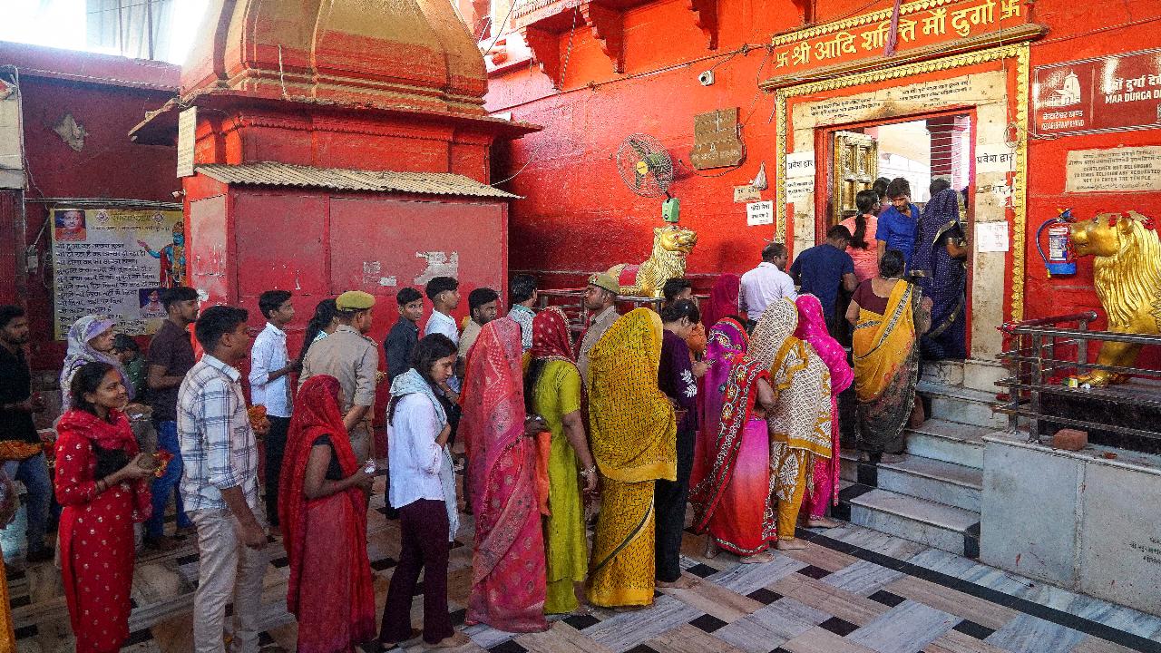 Varanasi, Uttar Pradesh
The nine-day long festival celebrates different forms of Goddess Durga, with each day dedicated to a specific form. Devotees worship Goddess Shailputri on the first day of Chaitra Navratri. 