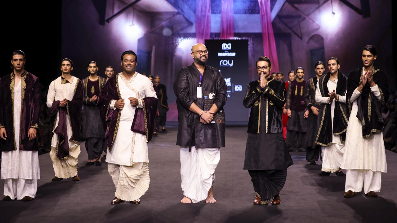 Lastly, Roy Calcutta’s collection ‘Nawabs of Bengal’ celebrated the region’s rich heritage, embodying elegance and regality. The outfits reflected impeccable craftmanship with traditional Zardosi and Jamdani motifs, among other features.
