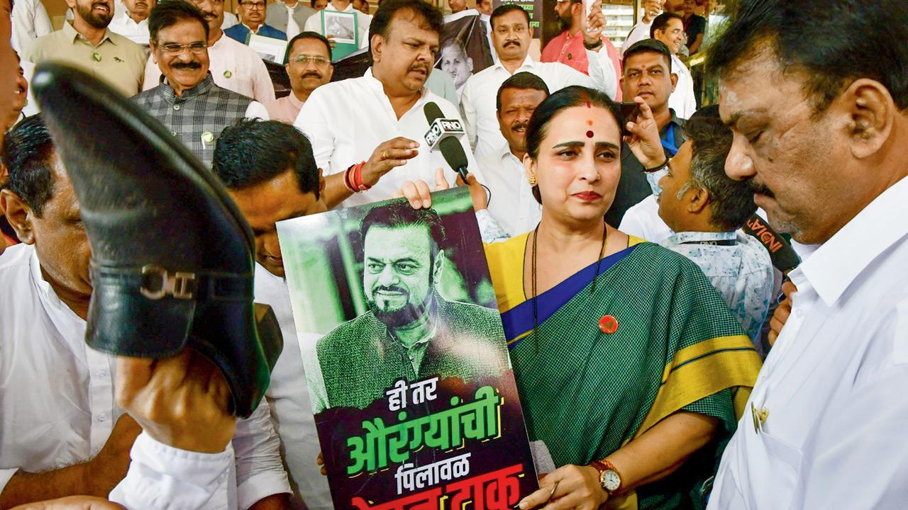SP MLA Abu Azmi denounced as traitor in Maha legislature for eulogising Aurangzeb