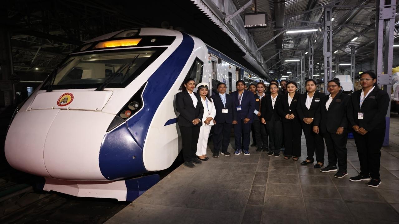 In a first, all-women crew operates CSMT-Sainagar Shirdi Vande Bharat Express