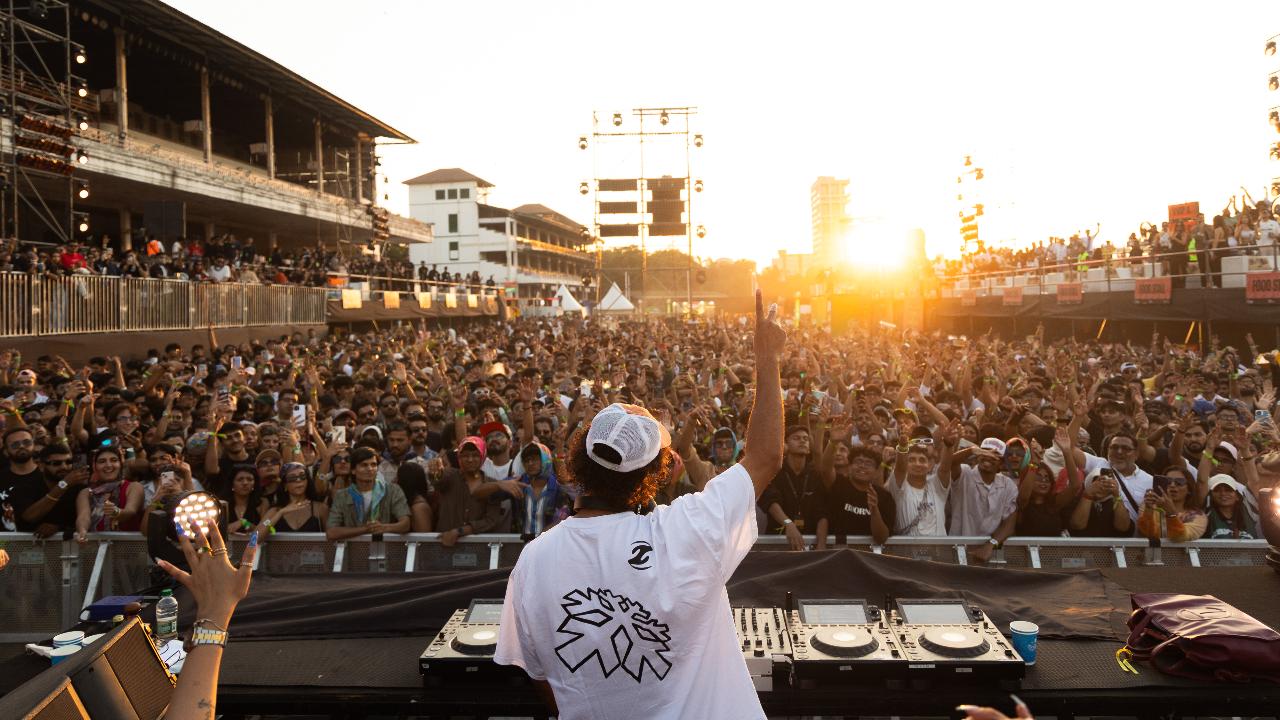 Right from the moment &ME took control of the decks; the energy was palpable as he played some of his most popular tracks during his extended four-hour performance, that was produced by Spacebound, in collaboration with Team Innovation and Boombox
