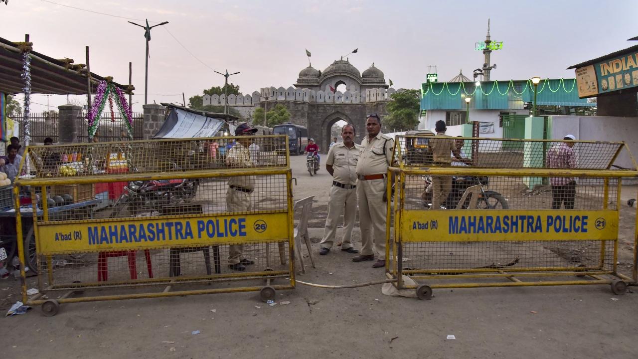 Some outfits have demanded the removal of Aurangzeb's grave located at Khuldabad in Chhatrapati Sambhajinagar district