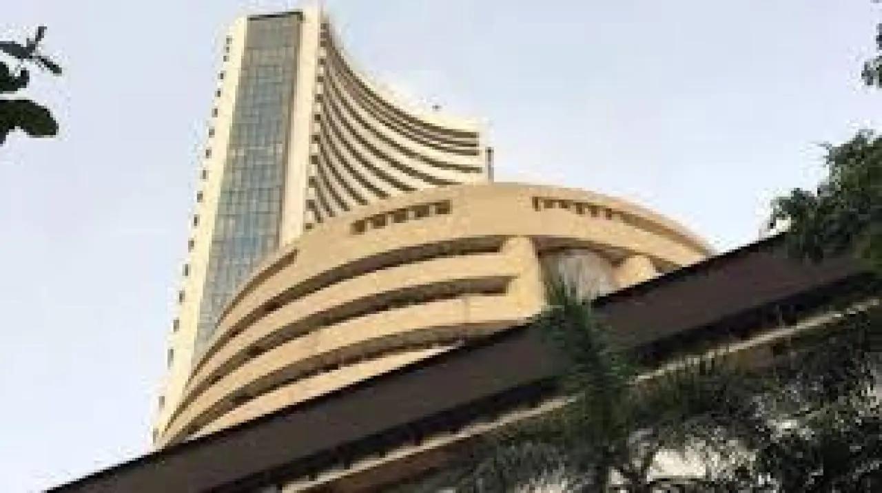 Indian stock market update: Sensex, Nifty gain amid mixed global cues