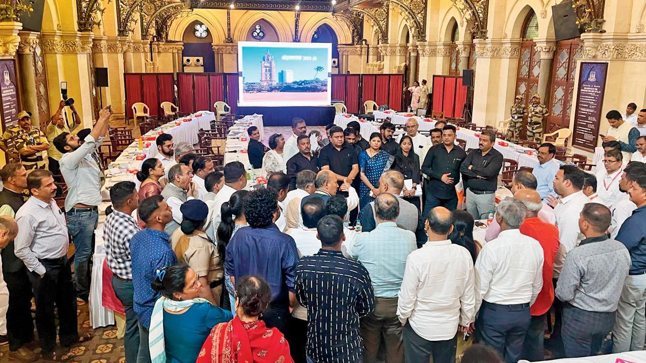 Chaos erupts as Mumbai University passes Rs 968 crore budget