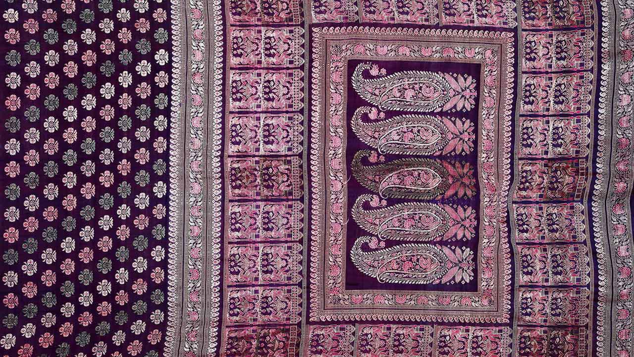 Baluchari saree with motifs of Europeans on trains, woven silk on traditional jala loom in Murshidabad, 19th century. Collection: Weavers Studio Resource Centre, Kolkata