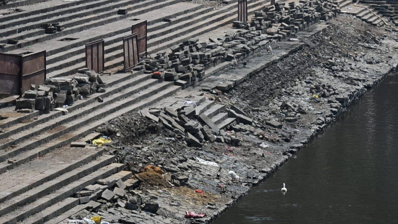 In June last year, some steps of the centuries-old Banganga Tank in Mumbai suffered damage after an excavator moved over them while carrying out desilting works