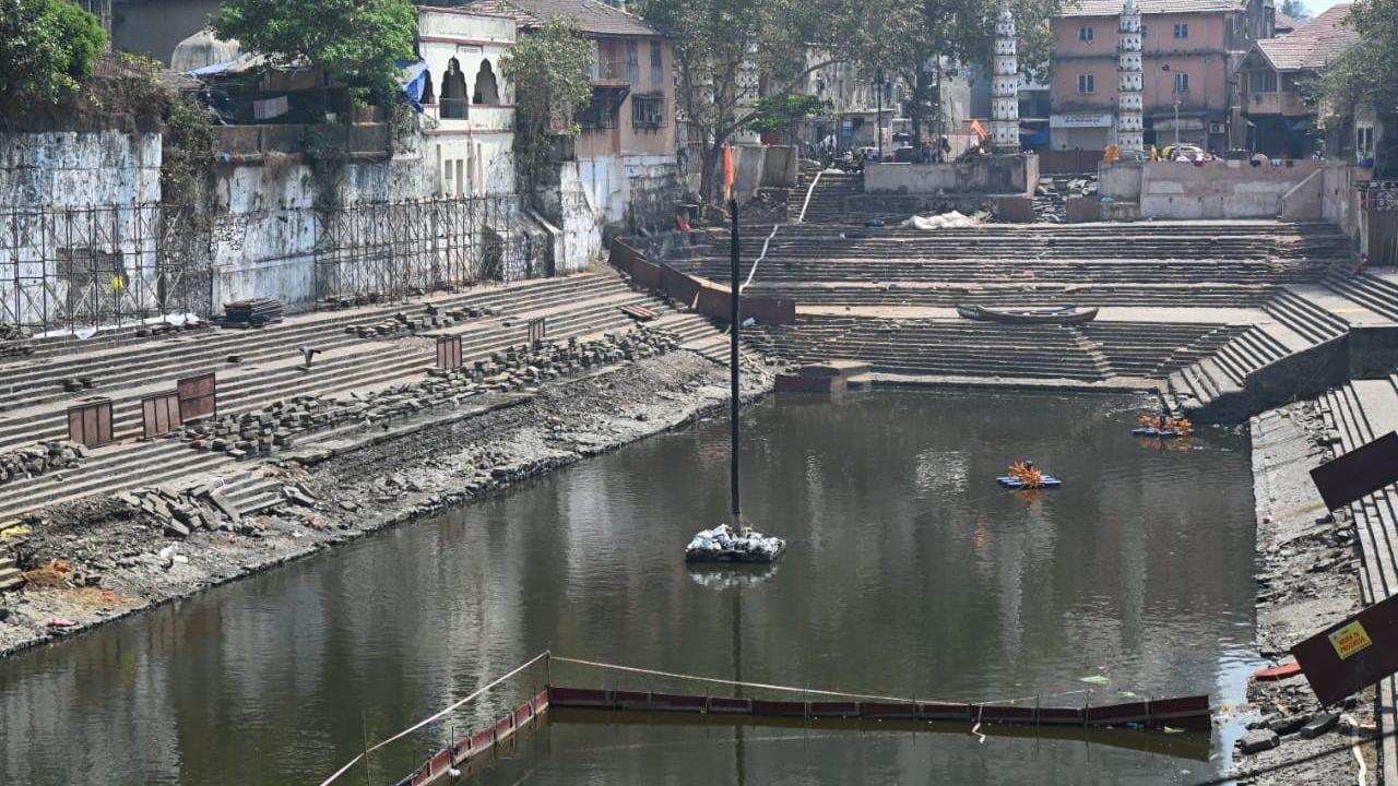 IN PHOTOS: Low water level at Banganga Tank in Mumbai as desilting work continue
