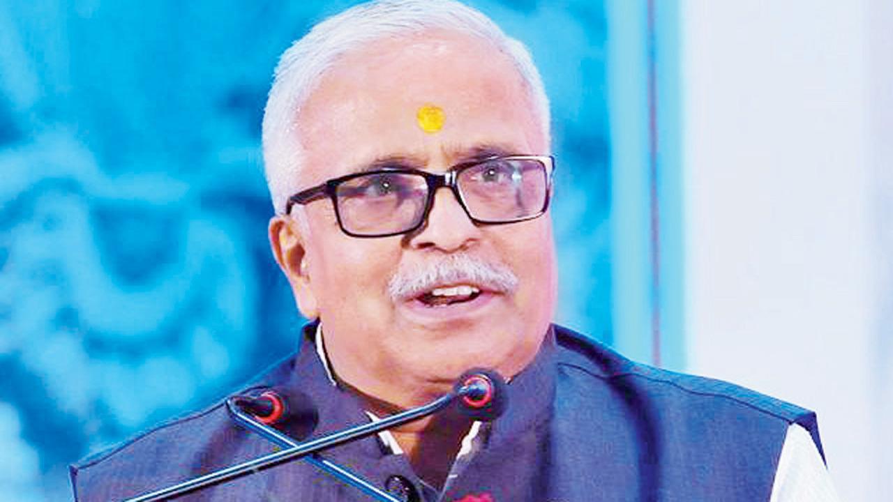 Everyone in state must learn Marathi, says Maharashtra CM Fadnavis 