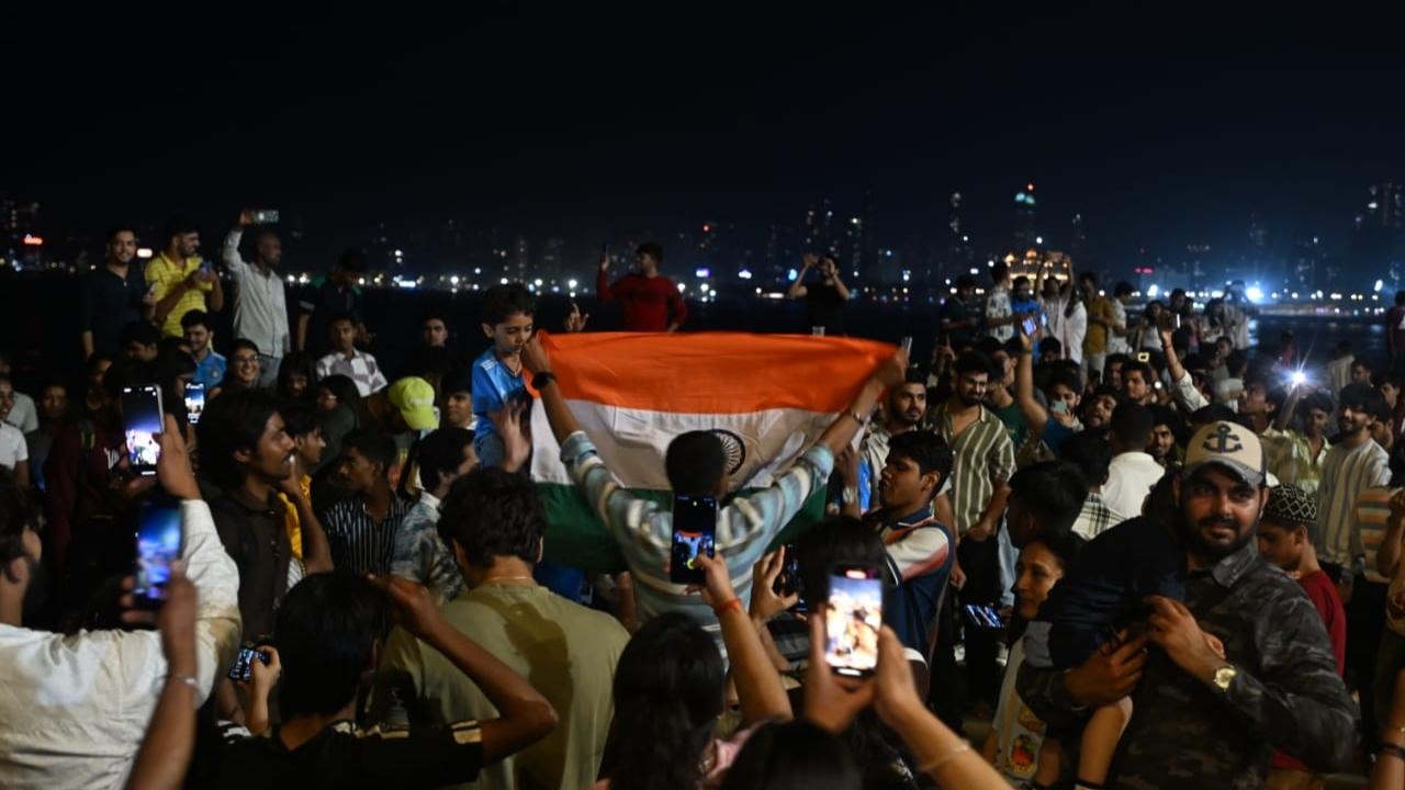 After setting a competitive target of 251, New Zealand sought to defend their total against India's formidable batting lineup