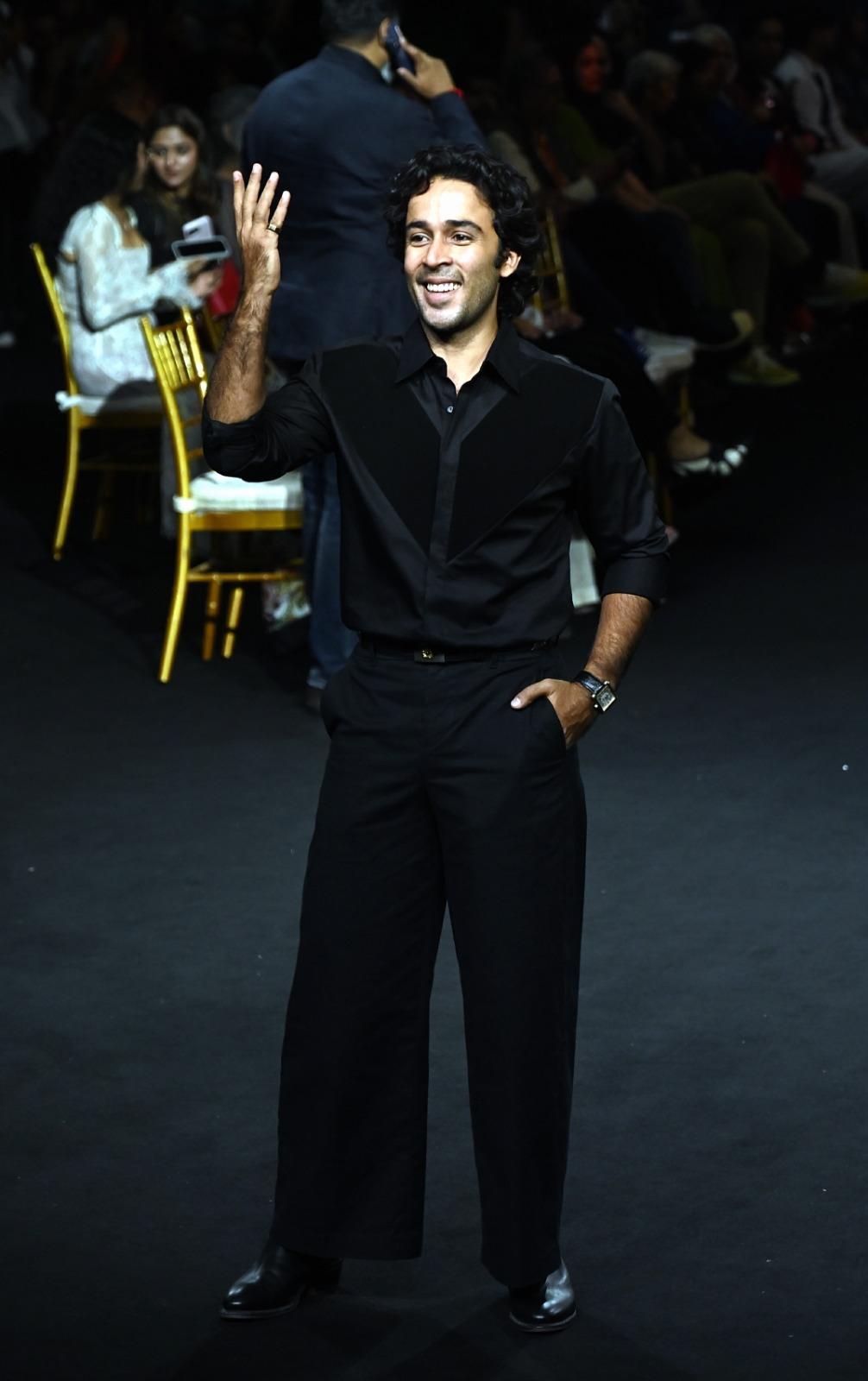 Zahan Kapoor was also snapped last night as he attended the Lakmé Fashion Week event happening in the city.