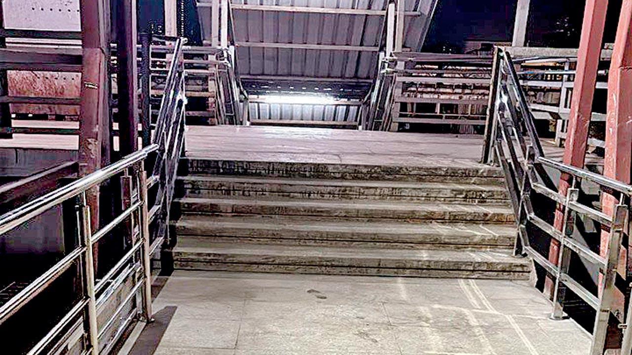 Mumbai: Churchgate-end foot overbridge at Mahim station thrown open