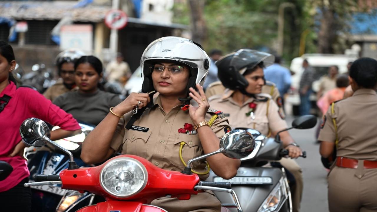 Meanwhile, on the occasion of International Women's Day 2025, a special 'Complaint Resolution Day' was organised for women from 10 am to 1 pm in the police stations in Division 9