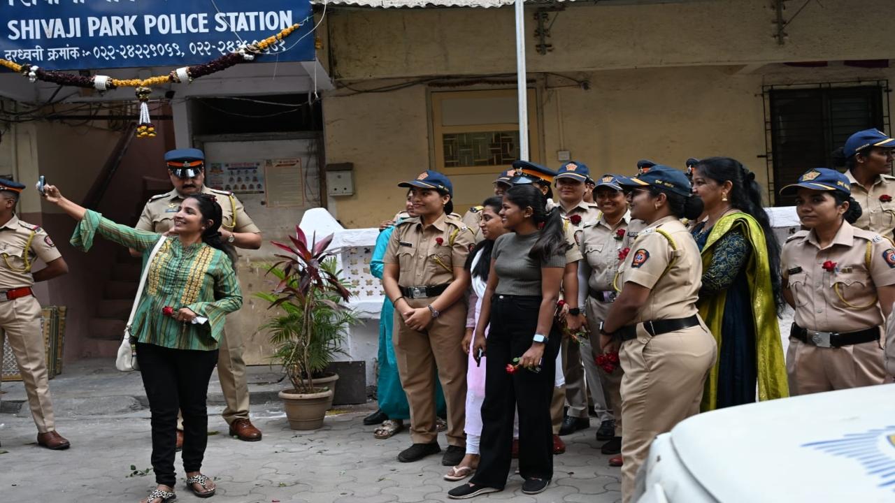 Locals laud the police personnel for their service to the city