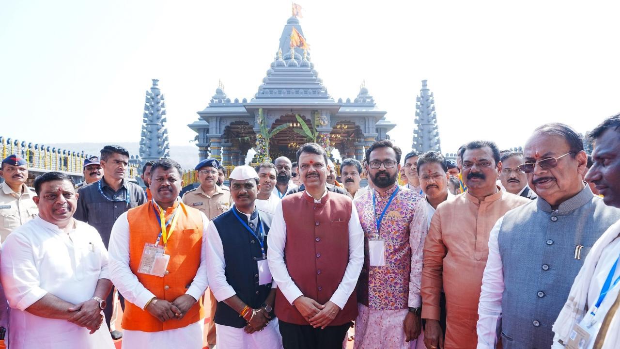 Maharashtra CM Devendra Fadnavis inaugurates Shivaji Maharaj's temple in Thane