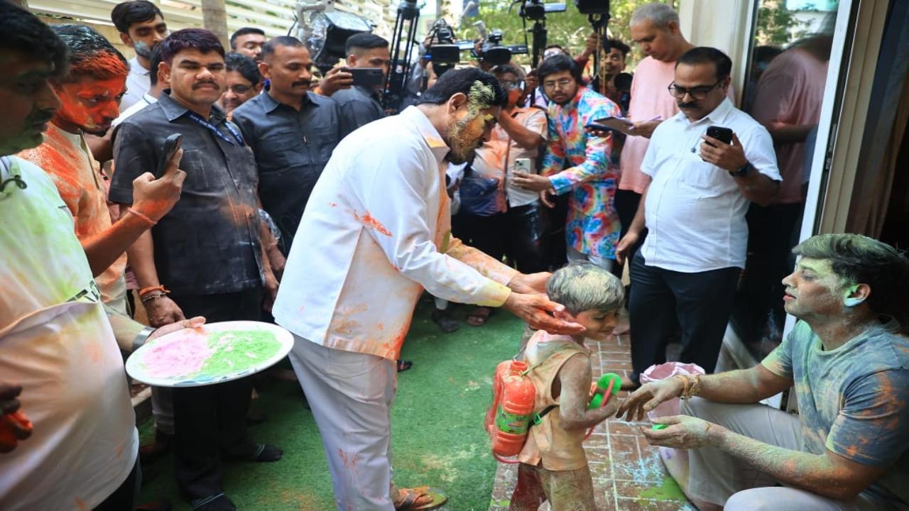 Away from politics, the Deputy CM was seen in a relaxed mood, enjoying the festivities