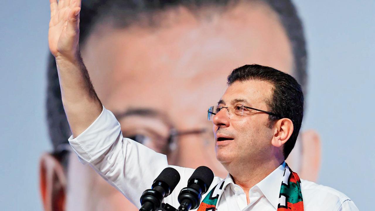 Key Erdogan rival to be jailed, orders Turkish court 