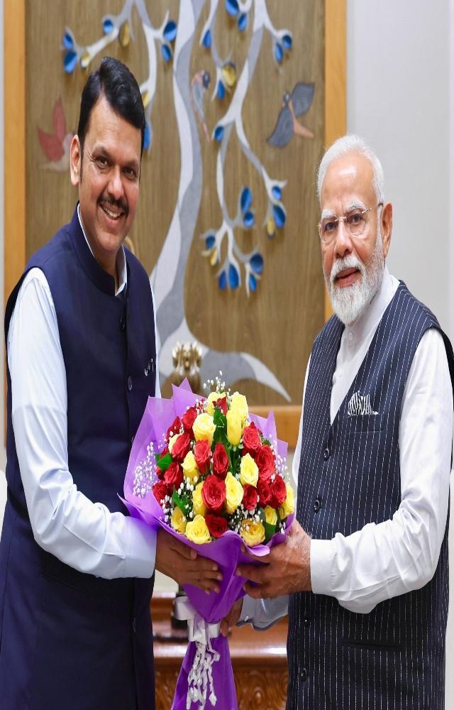 CM Fadnavis meets PM Modi in Delhi
