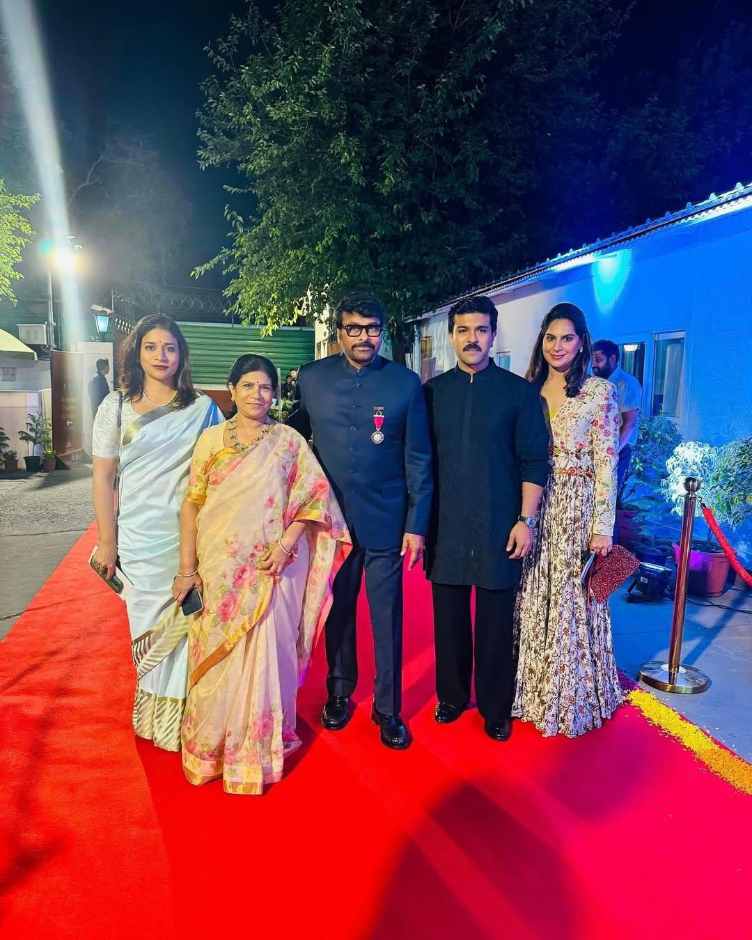 Again, a stunning picture from the Konidela album. This picture has the entire family posing for a snap on the red carpet of an event
