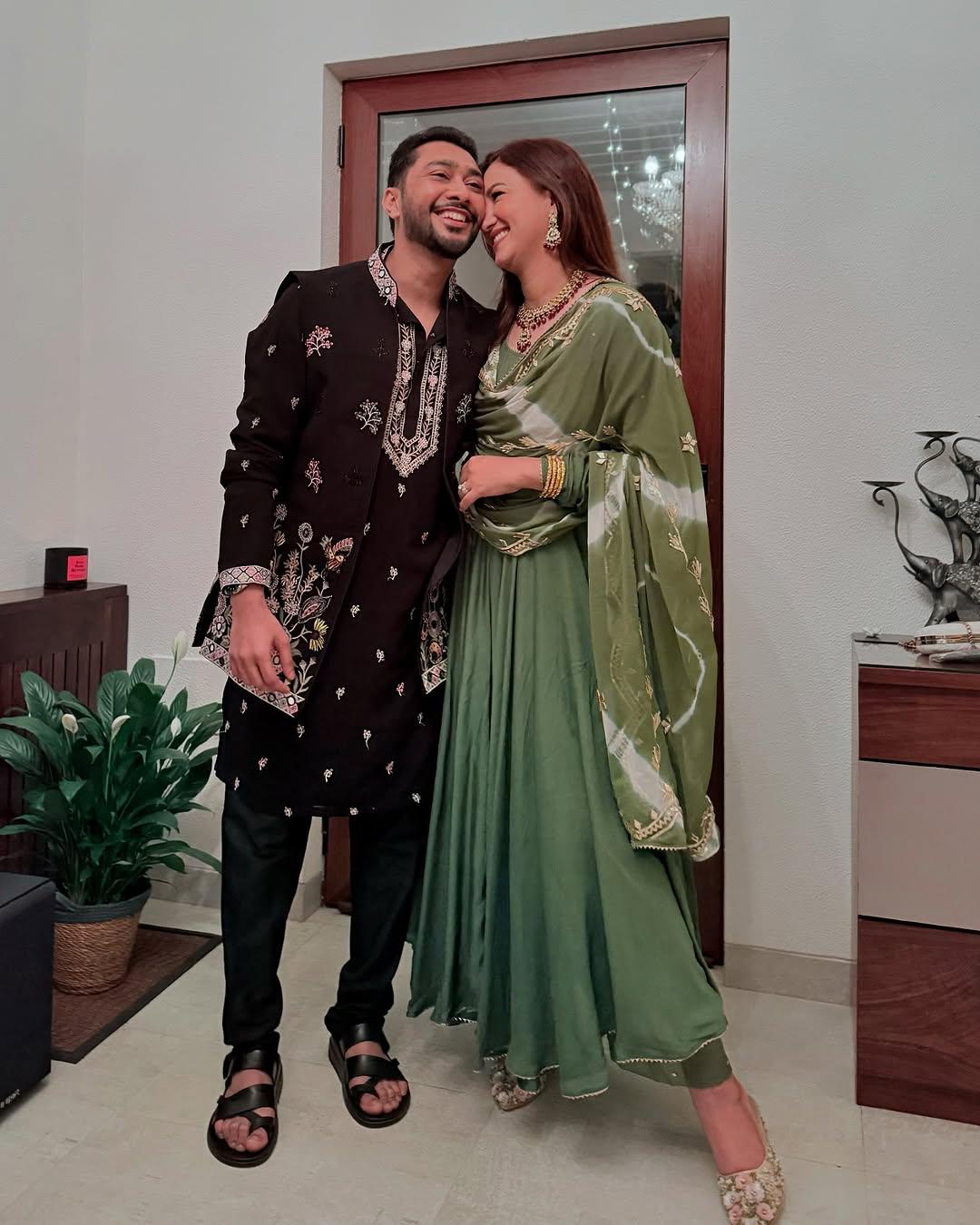 For this simple yet stylish look, Gauahar left her hair open and applied minimal makeup. She accessorized her look with contrasting jewellery, and the mojdi she wore was a perfect show-stealer. Meanwhile, Zaid also looked handsome with his crisp beard and stylish footwear