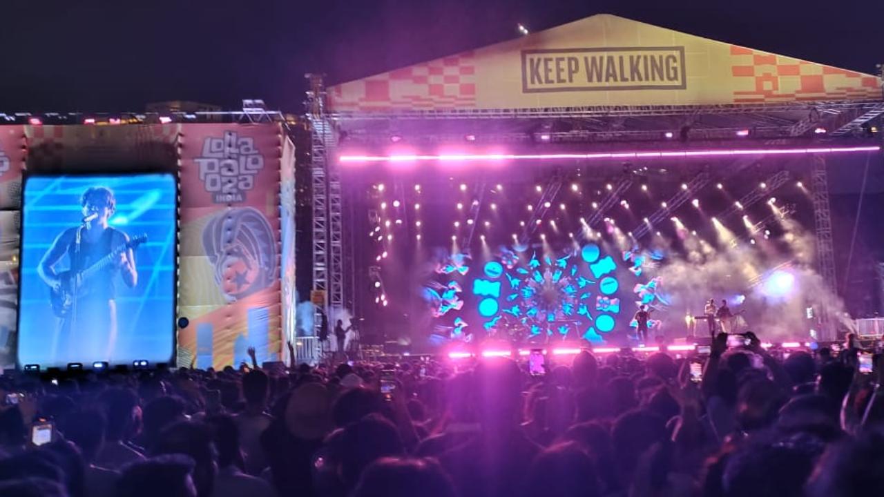 If that was any indication of what was to come, then Glass Animals totally had everybody immersed in their music. Unfortunate for many, they had to choose between listening to them or Cory Wong, and many chose to make the walk to witness the uniqueness of both