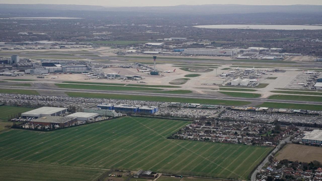 London's Heathrow Airport announced on Friday a complete shutdown for the entire day due to a fire at an electrical substation supplying the airport, the airport authorities announced