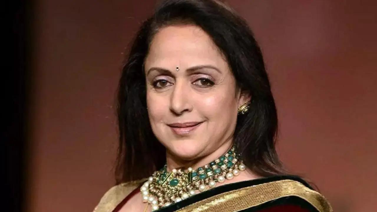 Hema Malini performs classical dance at Vrindavan Mahotsav