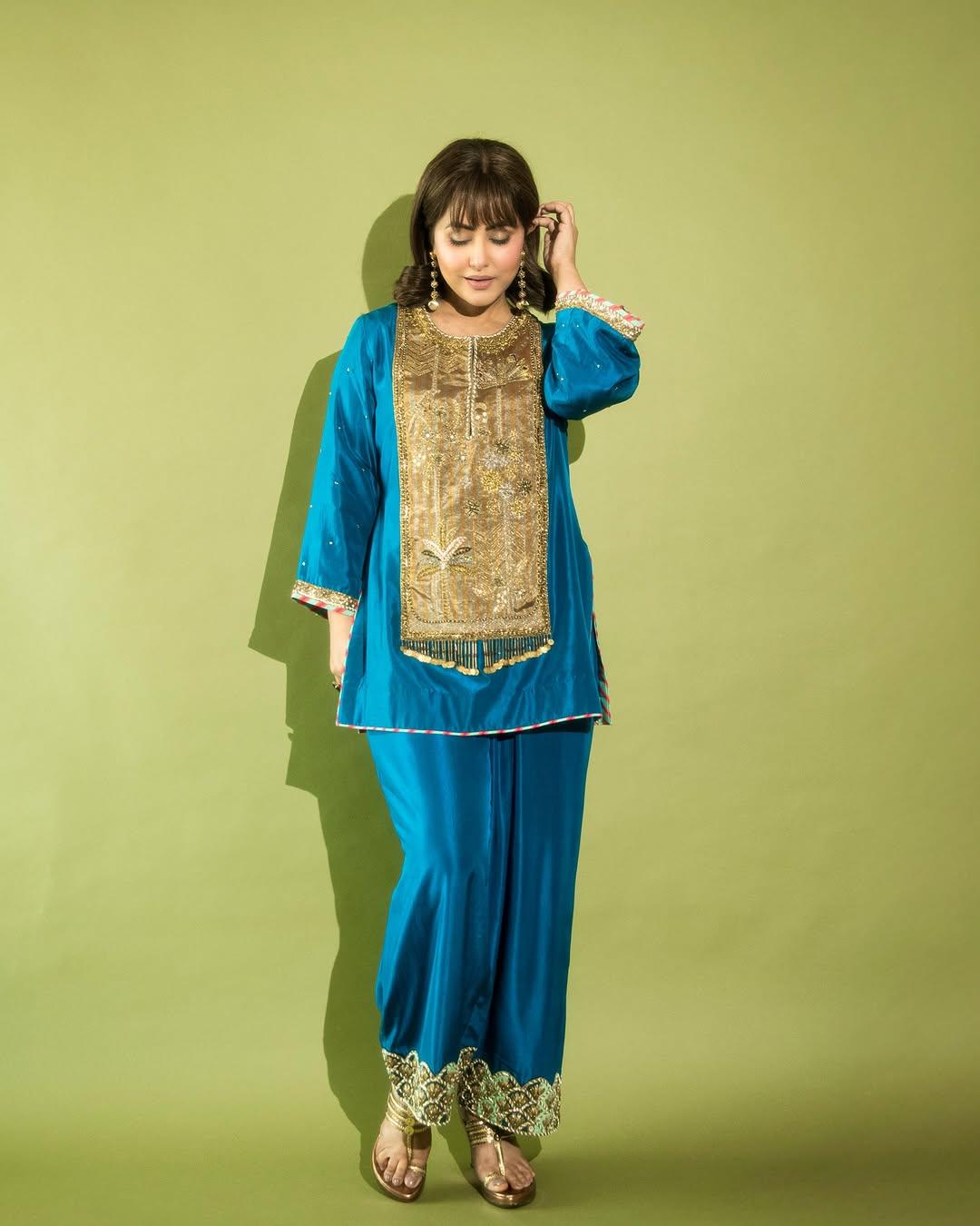 If you are someone who loves to keep it simple, then Hina Khan's stunning co-ord set is sure to be your best friend.
 