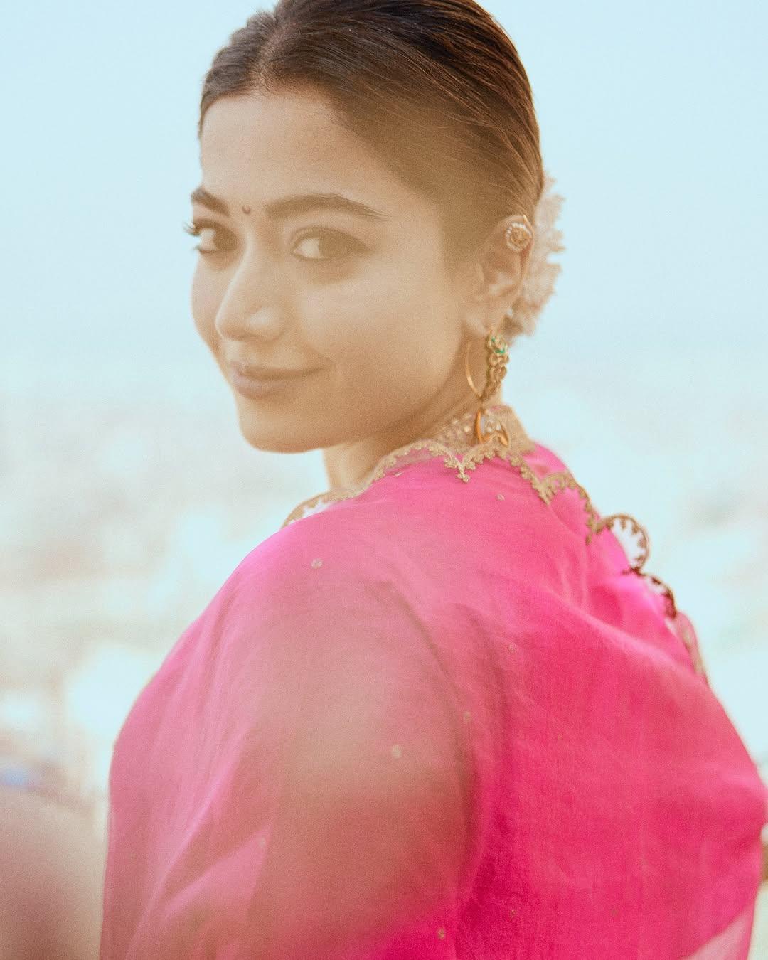 The round neckline and delicate sleeve detailing added a festive charm, while her hair bun, gajra, and heavy earrings completed the perfect Holi look