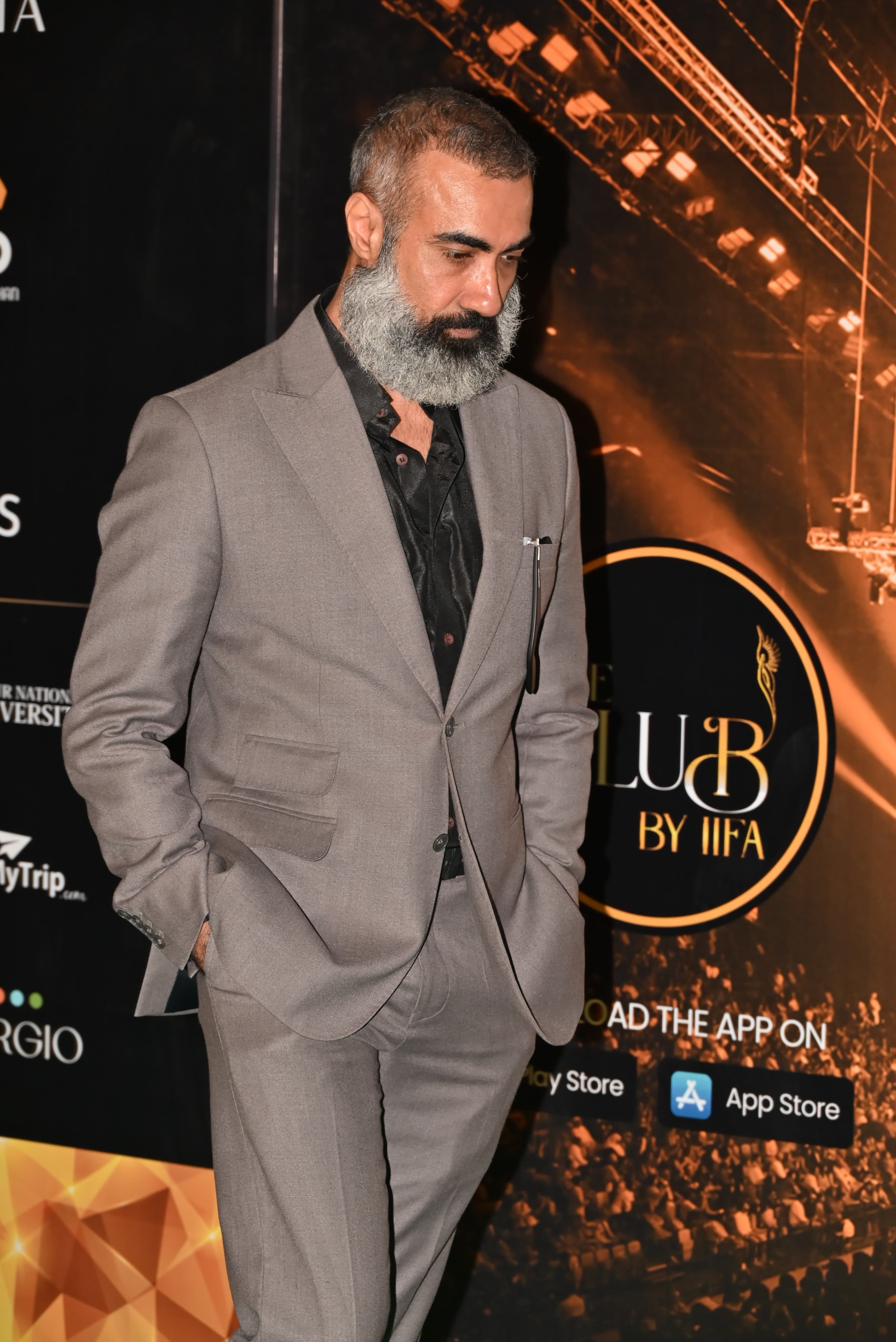 Ranvir Shorey put his best foot forward as he styled himself in a grey suit with matching pants paired with a black shirt