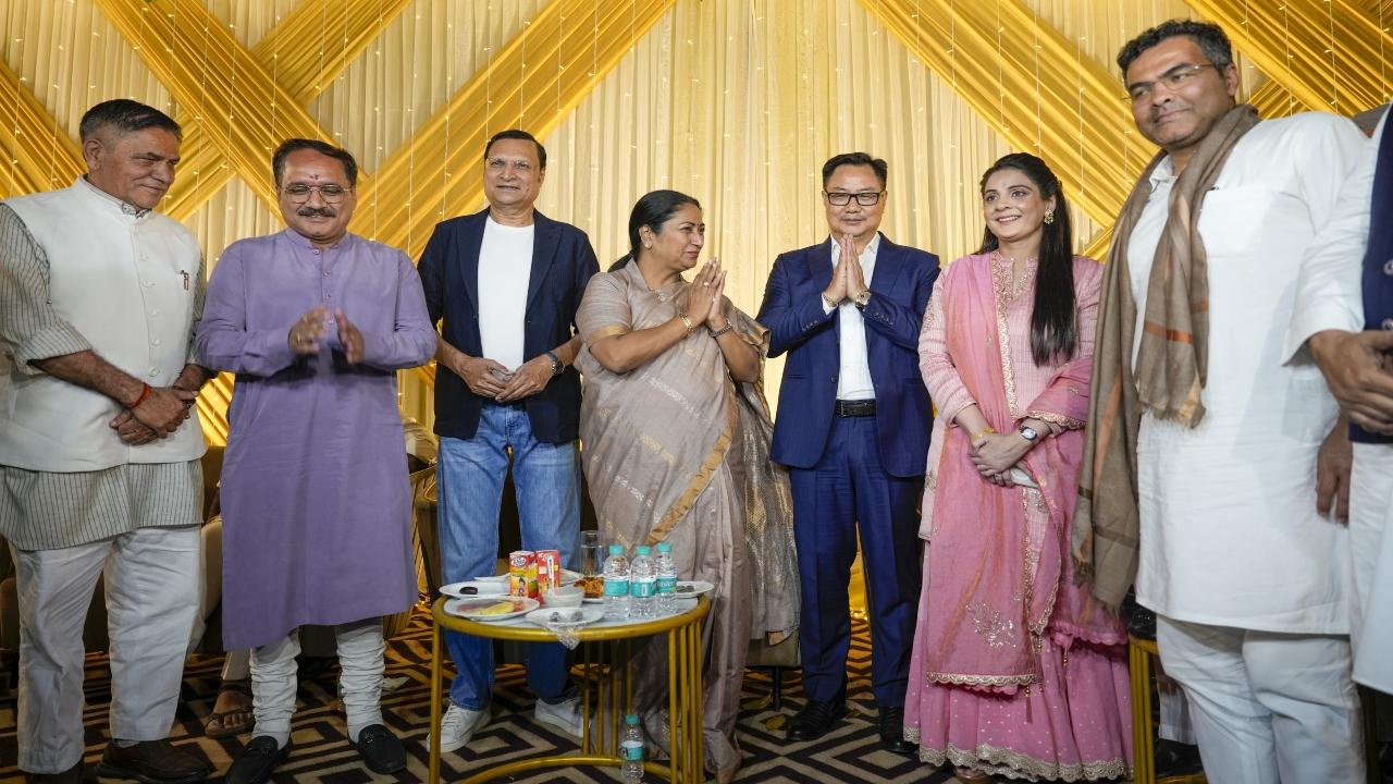 The event was hosted by the Chairperson of the Delhi State Haj Committee, Kausar Jahan, who highlighted the significance of people from diverse backgrounds coming together for the occasion